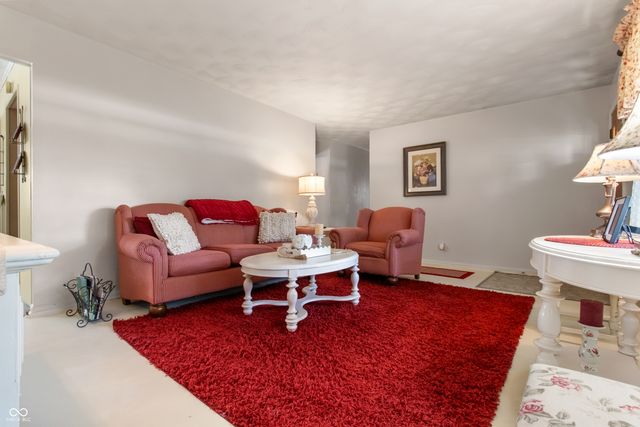 7712 Poplar Road, Brownsburg, IN 46112