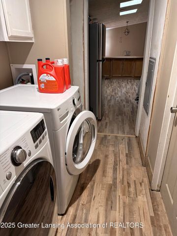 2614 W Kalamazoo Street, Lansing, MI 48917