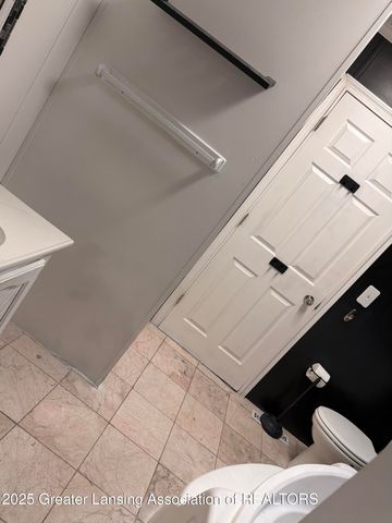 2614 W Kalamazoo Street, Lansing, MI 48917