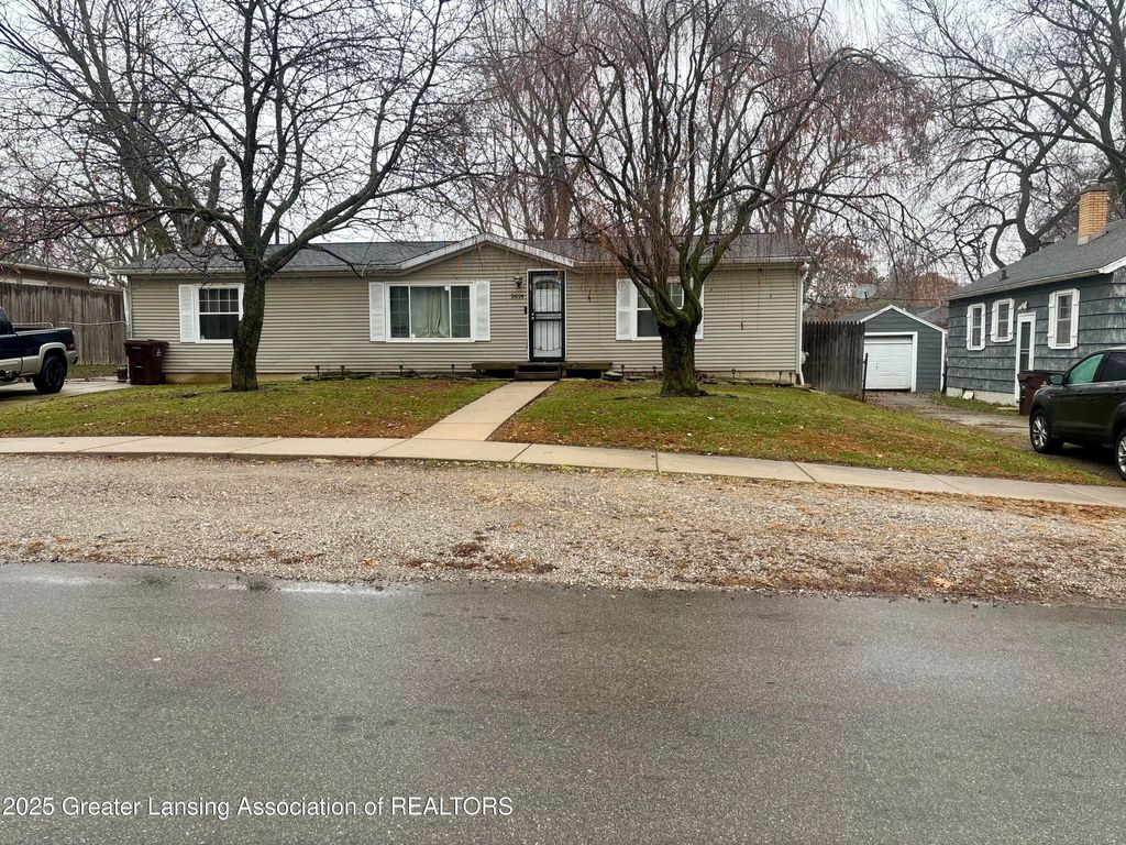 2614 W Kalamazoo Street, Lansing, MI 48917