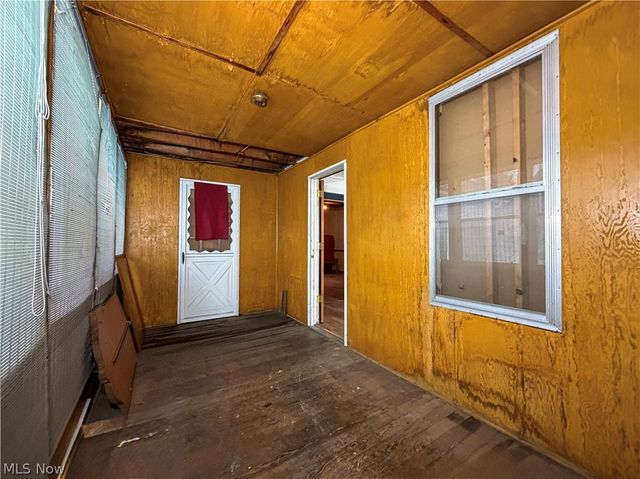 1583 Wellington Avenue, Youngstown, OH 44509