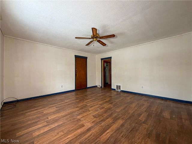 1583 Wellington Avenue, Youngstown, OH 44509