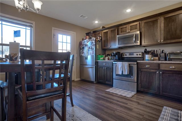 1617 E 9th Street, Russellville, AR 72802