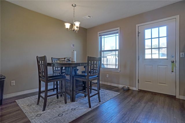 1617 E 9th Street, Russellville, AR 72802