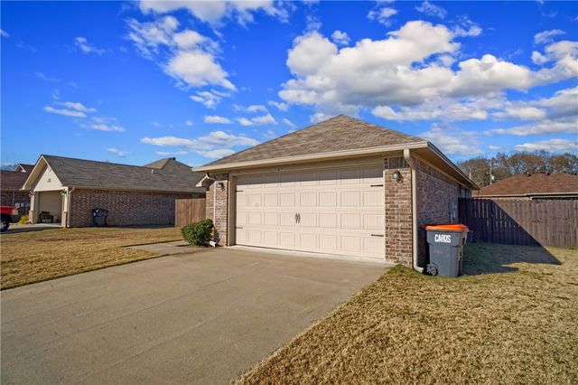 1617 E 9th Street, Russellville, AR 72802