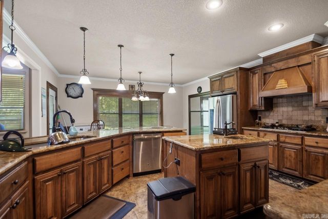 7206 Worth Ave, Benton, AR 72019