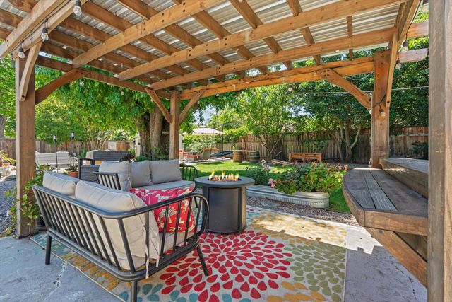 9132 Fair Oaks Blvd, Fair Oaks, CA 95628