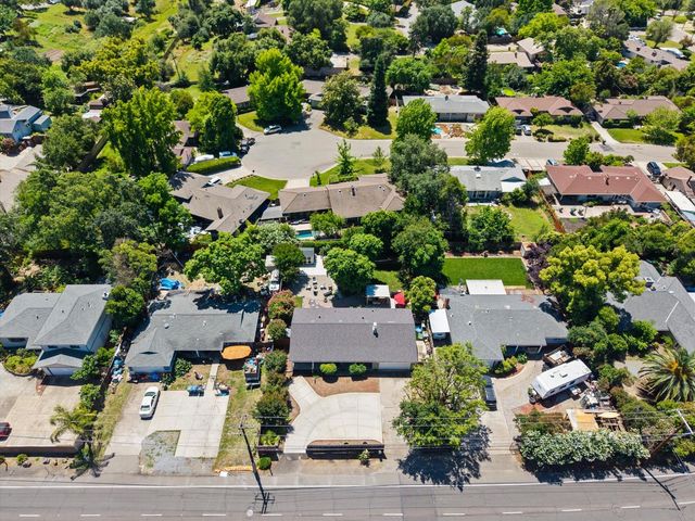 9132 Fair Oaks Blvd, Fair Oaks, CA 95628