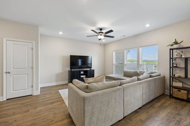 1179 Short St, Spring Hill, TN 37174