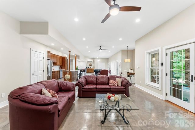 543 Kenway Loop, Mooresville, NC 28117