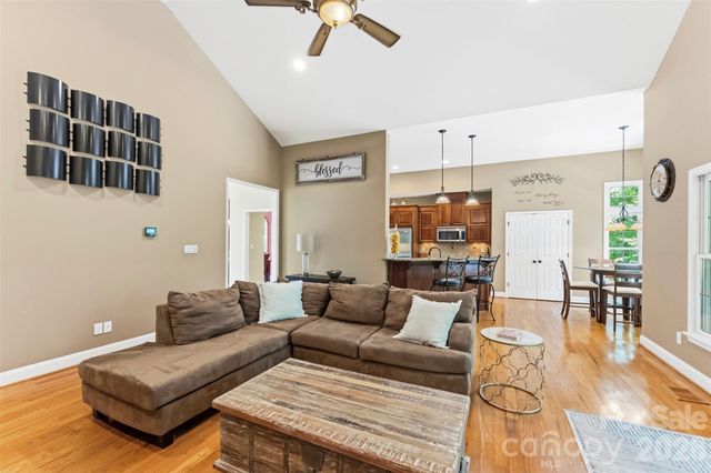 543 Kenway Loop, Mooresville, NC 28117