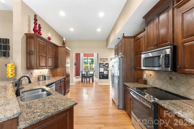 543 Kenway Loop, Mooresville, NC 28117