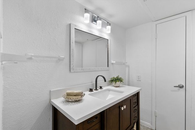 10530 Stone Canyon Road 107, Dallas, TX 75230