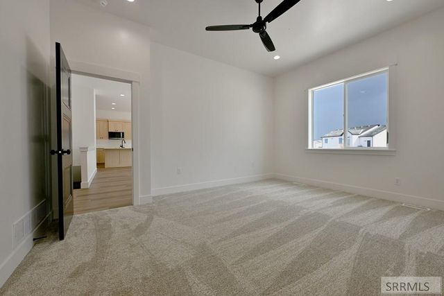 6251 Fenwood Lane, Ammon, ID 83406