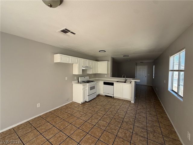 1864 Star Sapphire Court, Las Vegas, NV 89106