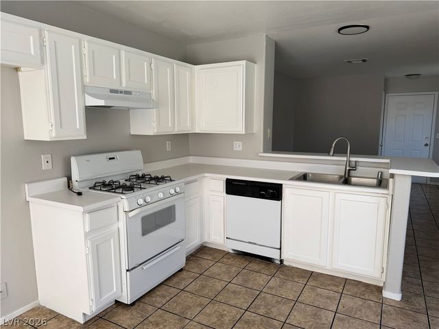 1864 Star Sapphire Court, Las Vegas, NV 89106