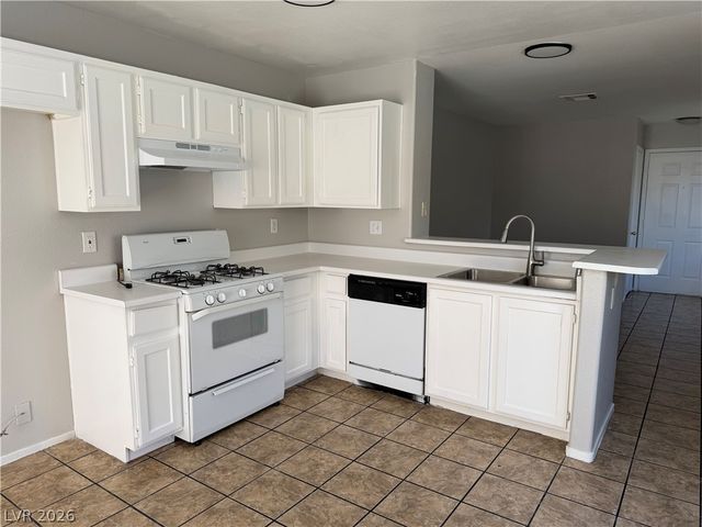 1864 Star Sapphire Court, Las Vegas, NV 89106
