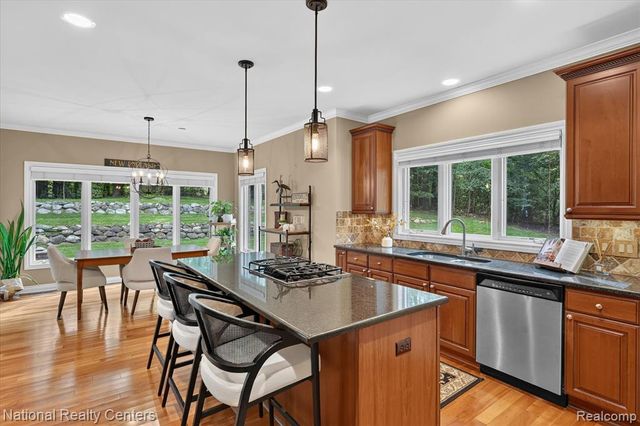 2225 Canterwood, Highland, MI 48357