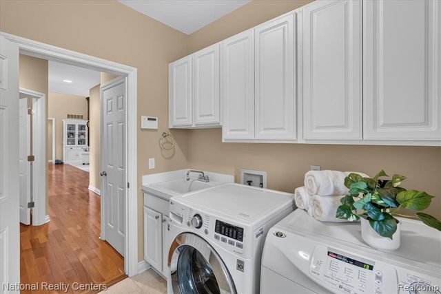 2225 Canterwood, Highland, MI 48357
