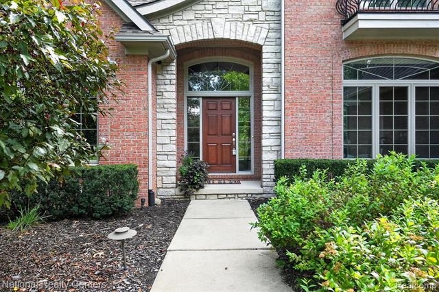 2225 Canterwood, Highland, MI 48357