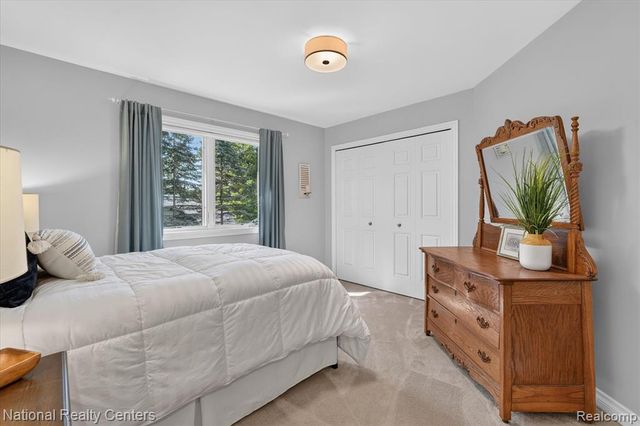 2225 Canterwood, Highland, MI 48357