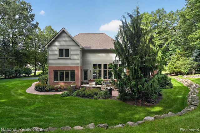 2225 Canterwood, Highland, MI 48357