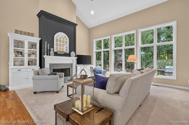2225 Canterwood, Highland, MI 48357