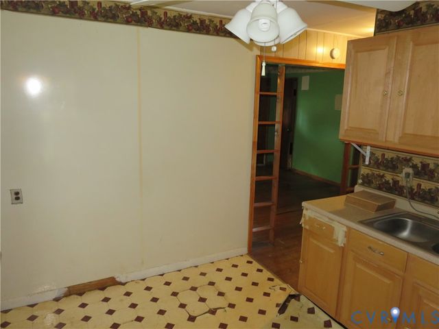 11965 River Rd, Chesterfield, VA 23838