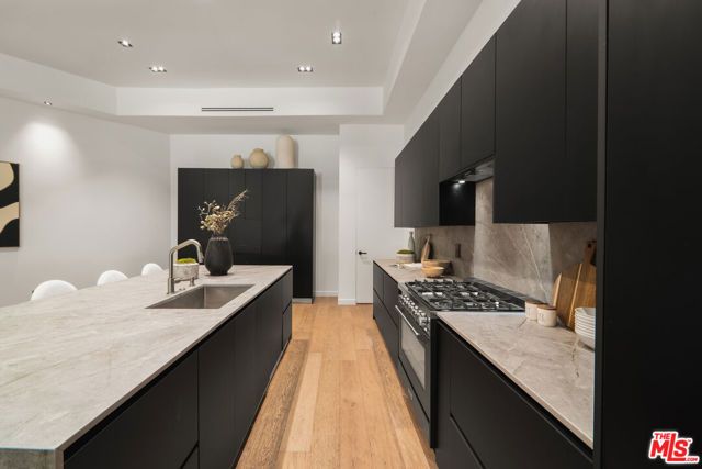 2163 Outpost Drive, Los Angeles, CA 90068