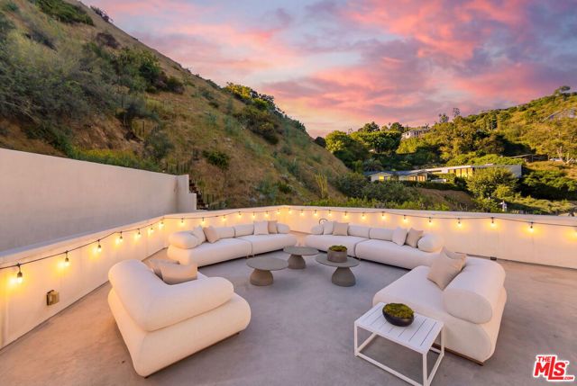 2163 Outpost Drive, Los Angeles, CA 90068