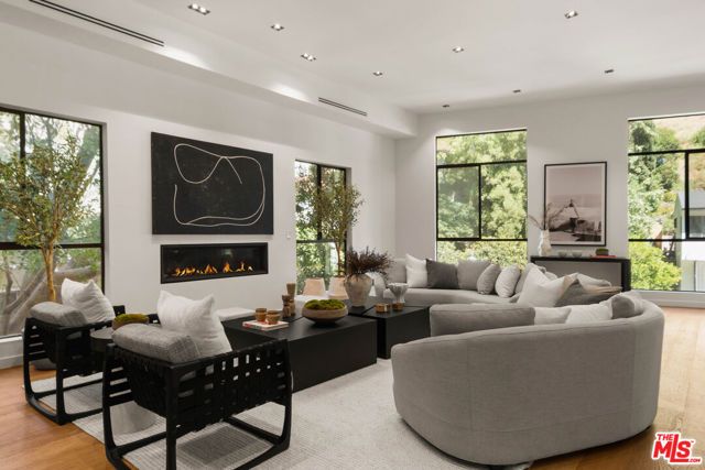 2163 Outpost Drive, Los Angeles, CA 90068