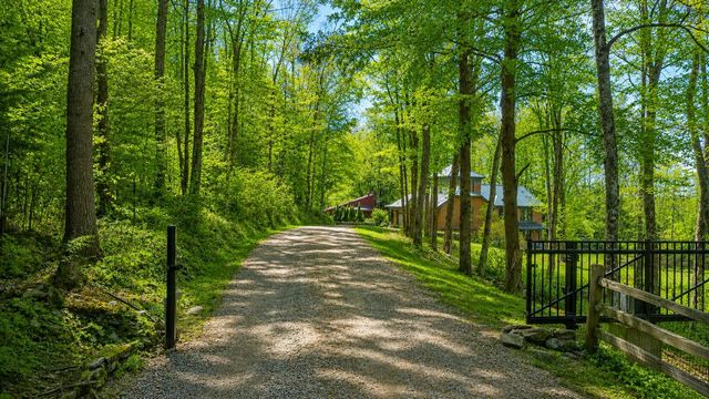 224 Cobble Ridge Road, Londonderry, VT 05148