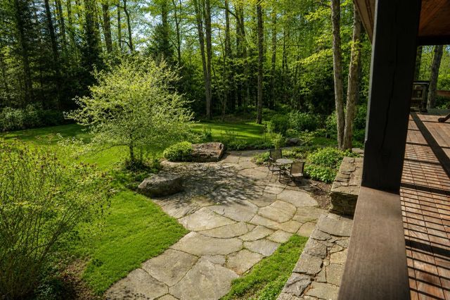224 Cobble Ridge Road, Londonderry, VT 05148