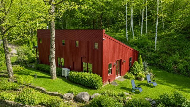 224 Cobble Ridge Road, Londonderry, VT 05148
