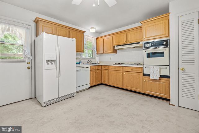 6914 HADLOW DR, Springfield, VA 22152