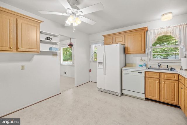 6914 HADLOW DR, Springfield, VA 22152