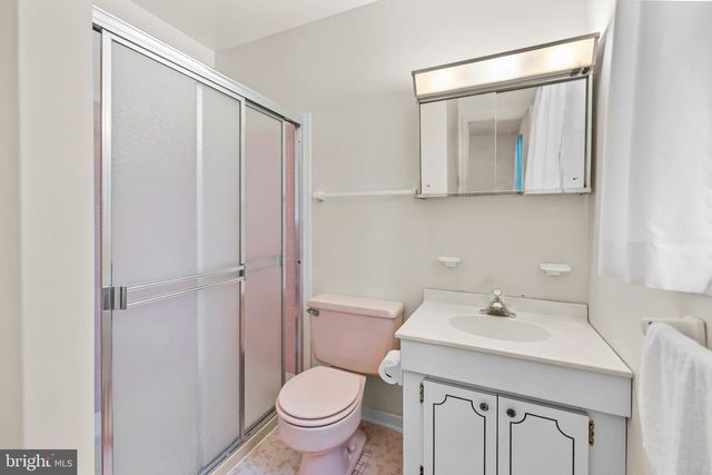6914 HADLOW DR, Springfield, VA 22152