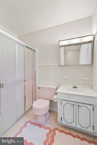 6914 HADLOW DR, Springfield, VA 22152