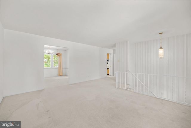 6914 HADLOW DR, Springfield, VA 22152
