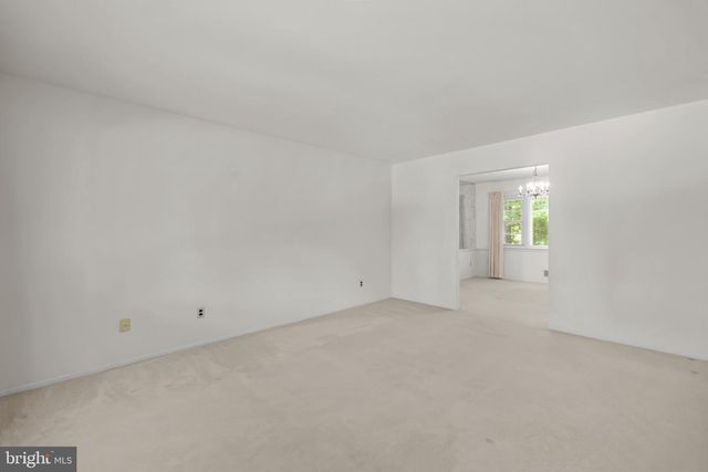6914 HADLOW DR, Springfield, VA 22152