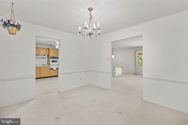6914 HADLOW DR, Springfield, VA 22152