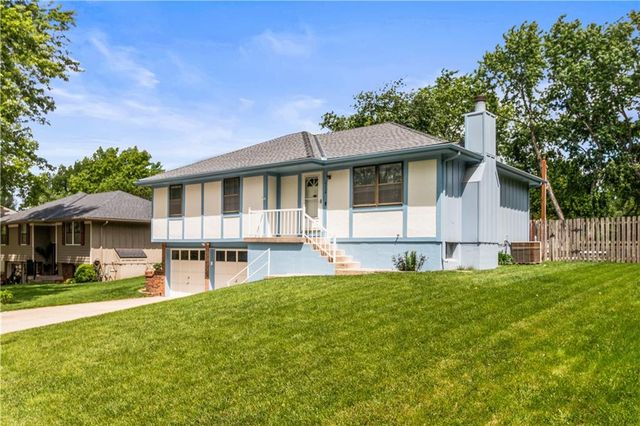 2134 NE Belvoir Street, Lee's Summit, MO 64086