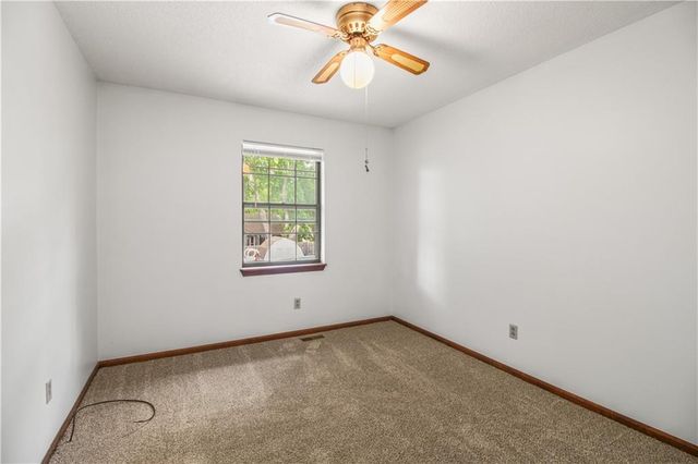 2134 NE Belvoir Street, Lee's Summit, MO 64086
