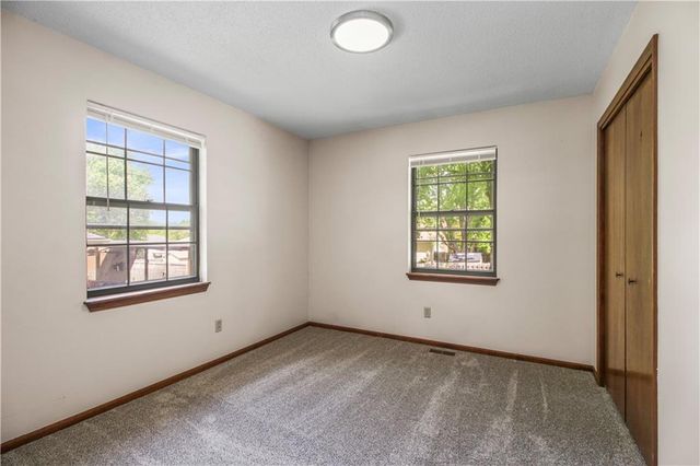2134 NE Belvoir Street, Lee's Summit, MO 64086
