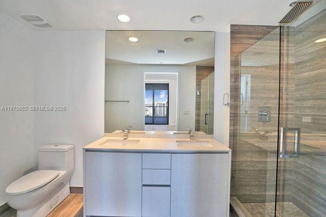 1010 Brickell Ave 3506, Miami, FL 33131