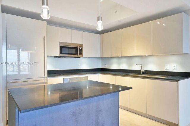 1010 Brickell Ave 3506, Miami, FL 33131