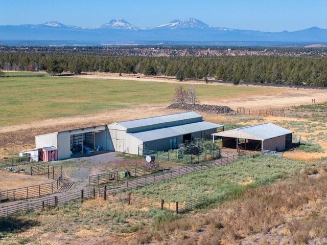 3779 SW Park Lane, Culver, OR 97734