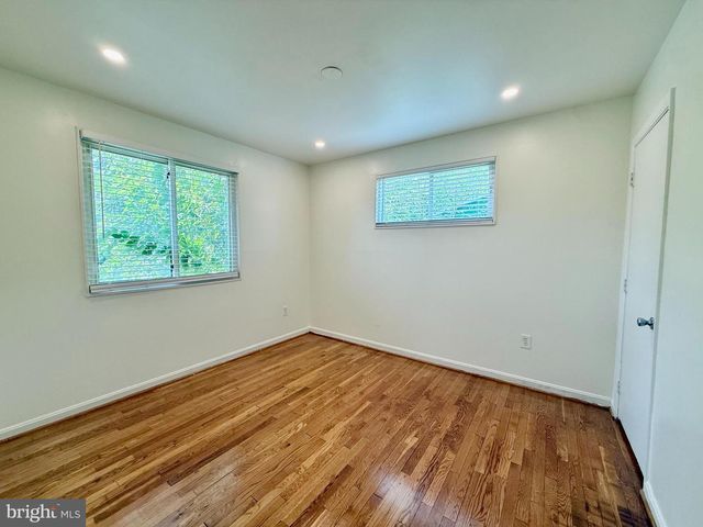 4605 HANNA PL SE, Washington, DC 20019