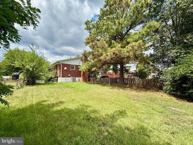4605 HANNA PL SE, Washington, DC 20019