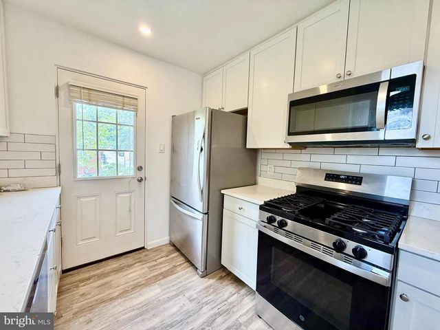 4605 HANNA PL SE, Washington, DC 20019